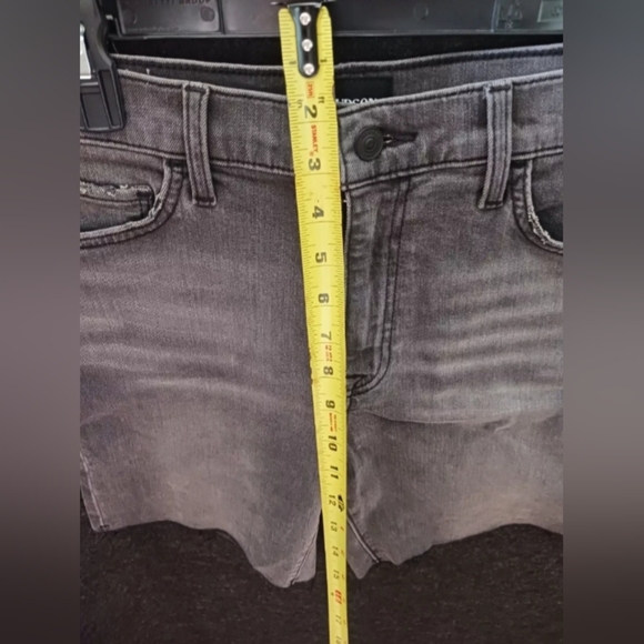 Hudson Jeans Jada High Rise Raw Hem Denim Shorts in Passage Black Wash Size 26 - Picture 9 of 10
